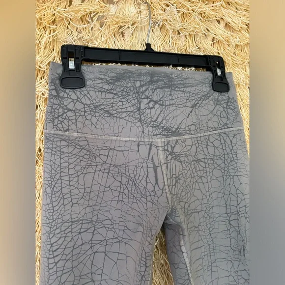 Lululemon✨PRISTINE✨Wunder Train High-Rise Crop 23"✨Thread Dye Rover Black✨size 8 - Picture 12 of 15